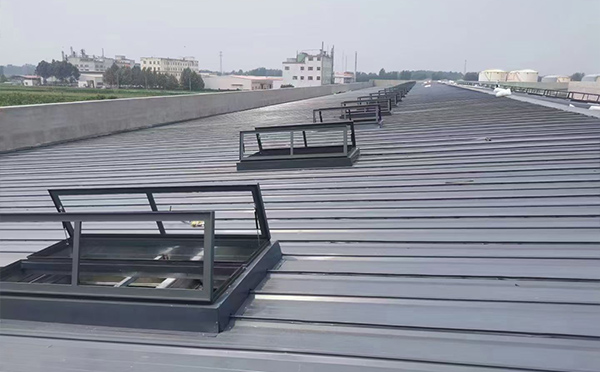 某中学室内体育馆石嘴山排烟窗改造项目