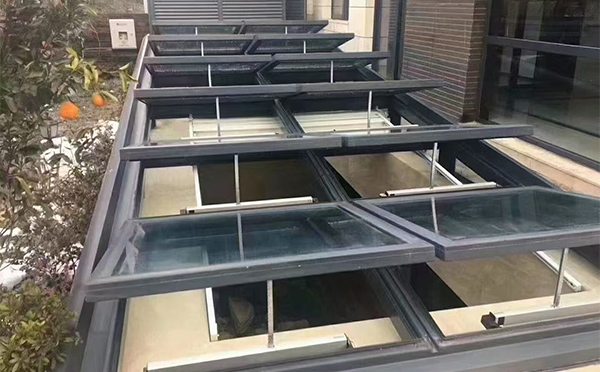 某轨道交通车辆维修车间石嘴山排烟窗应用