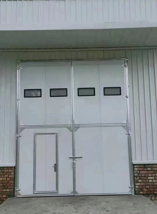 石嘴山工业门在设备装配车间出入口的实施记录